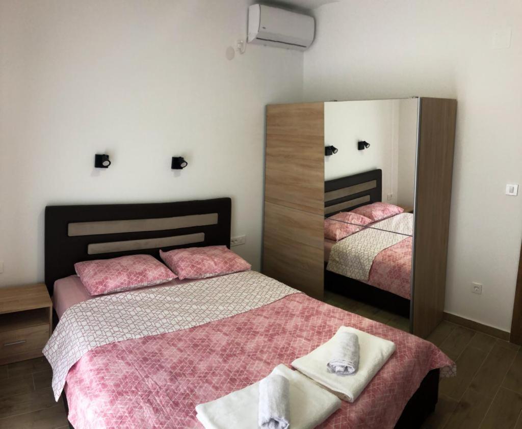 Apartmani Cupara Tivat Eksteriør billede