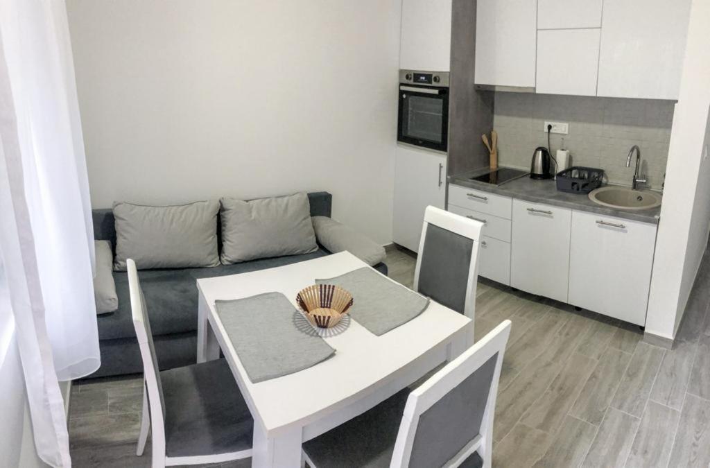 Apartmani Cupara Tivat Eksteriør billede